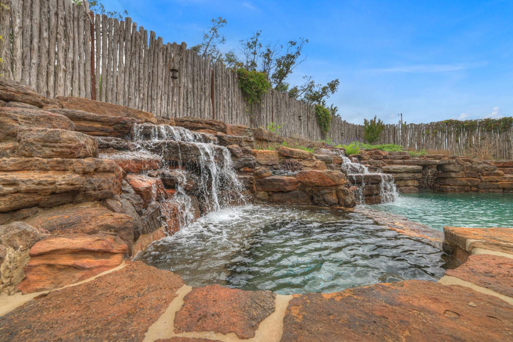 West End Lodge Resort Style Pool! Fredericksburg Exteriör bild